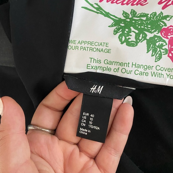 H&M Chiffon Blouse 10 - Picture 2 of 5